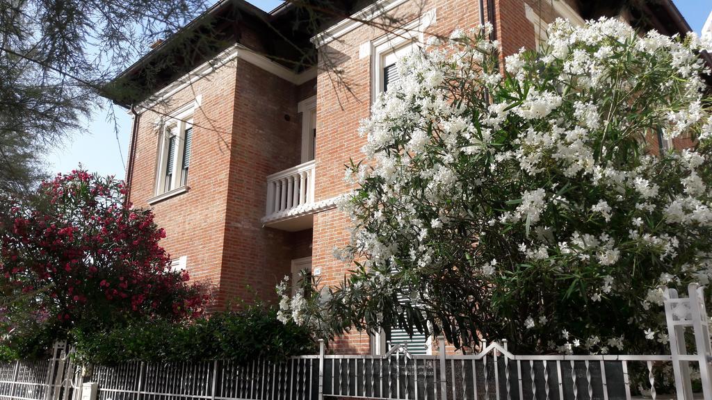 Appartamento In Villa Pesaro Zewnętrze zdjęcie